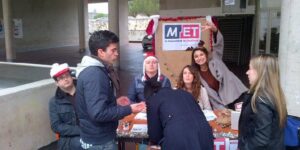 Image L’UNI-Nîmes fait signer une pétition en faveur des prises en amphi