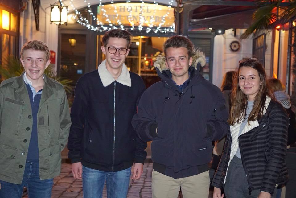 Image Apéro de Noël de notre section lycéenne