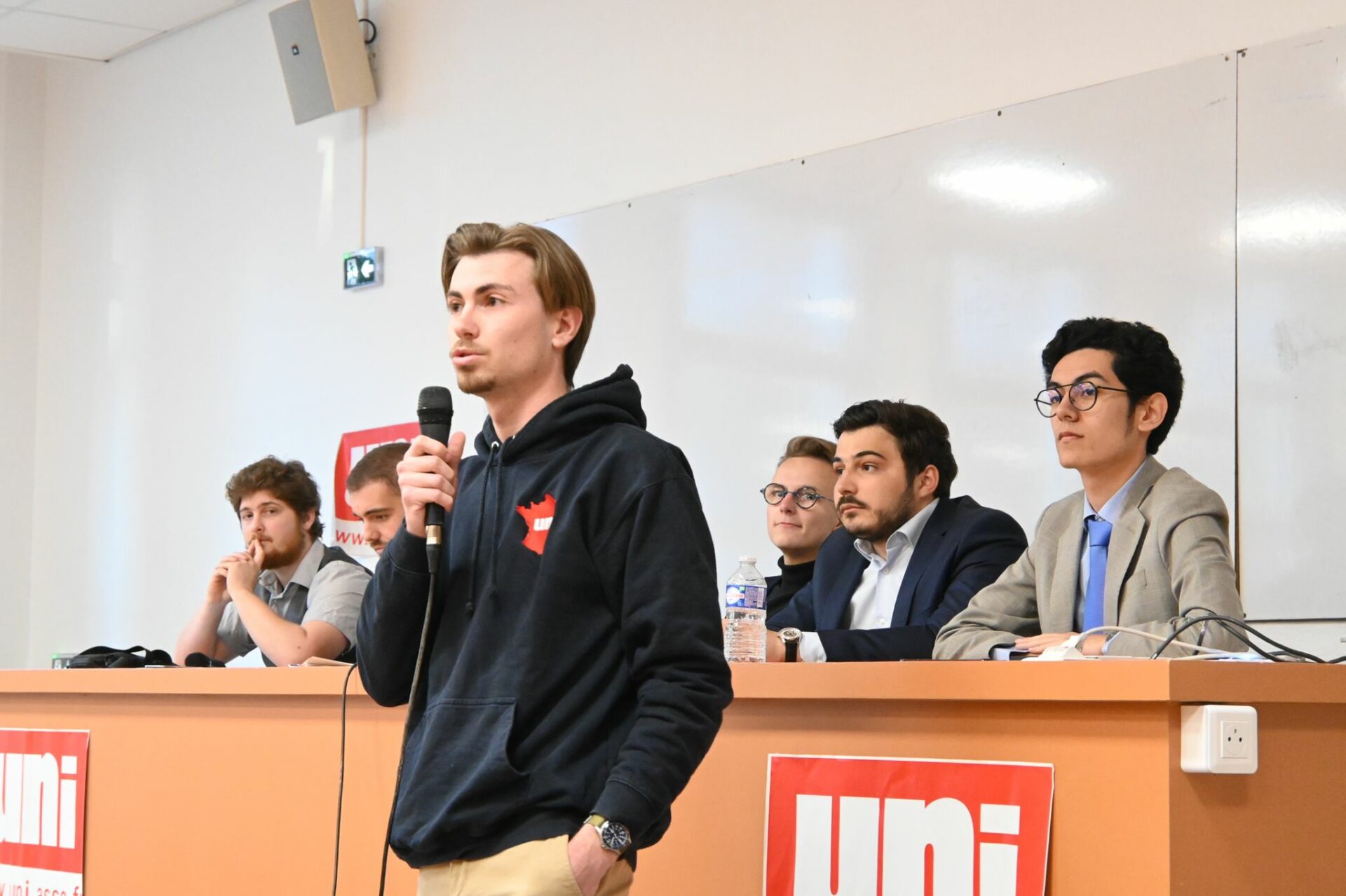 Image Européennes : les sections organisent des conférences avec les différents partis