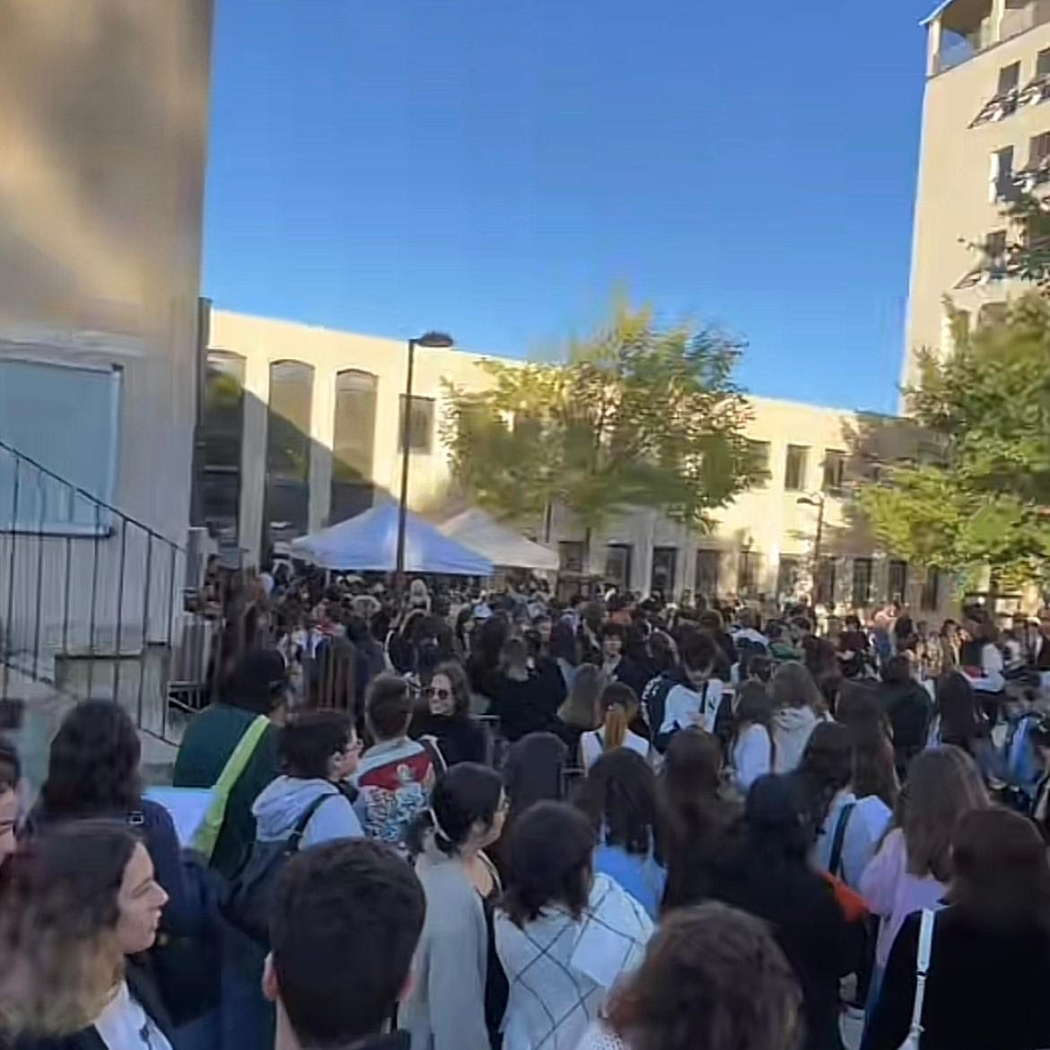 Image Pétition : Pour le retour des démarches administratives en ligne à la faculté de lettres d’Aix-en-Provence !